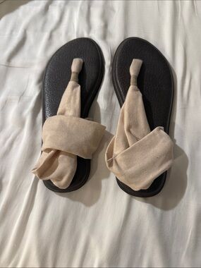 Like new sanuks